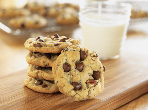 2102_cr_ultimate_chocolate_chip_cookies-medium_00 